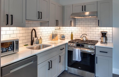 Oakley House | Modern Asheville home brand new! Your perfect mountain getaway awaits! n