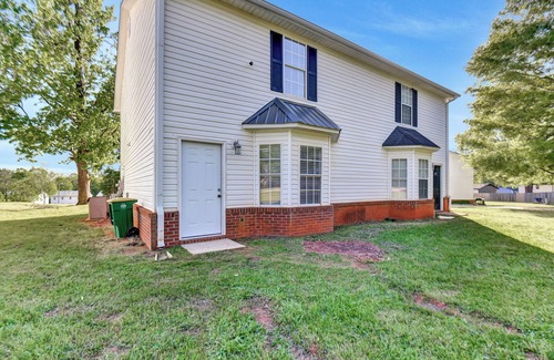 Athens House | Modern Athens Escape 4/br 3/ba 6 miles to University of Georgia and downtown