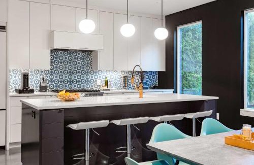 Holly House | Modern ATX Mansion 6th Street - 3 min scooter