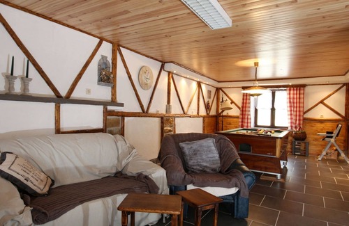 Mettet House | Modern Spacious Holiday Home