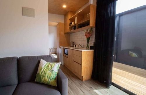 Fitzroy House | Modern Beach Family Suite in New Plymouth