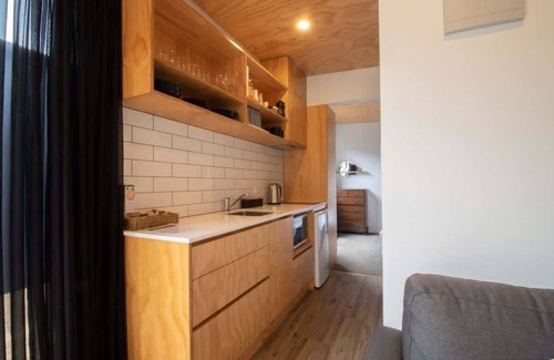 Fitzroy House | Modern Beach Family Suite in New Plymouth