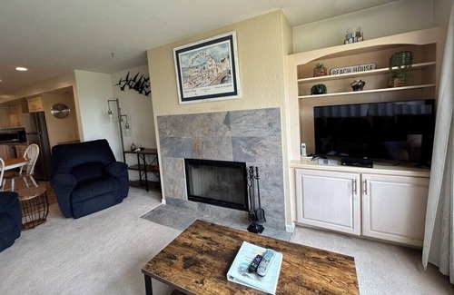 Pajaro Dunes Condo | Modern Beach Front Pajaro Dunes 1st Floor Condo - Yards From Beach/Gated Entry
