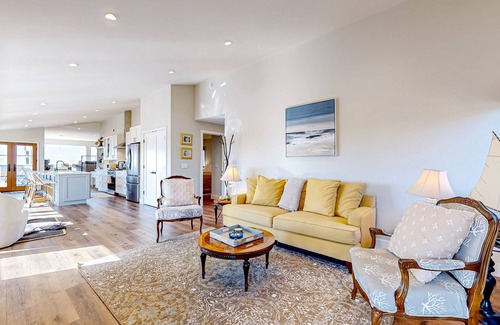 Elk House | Modern beach home with panoramic views & updated interior - great location