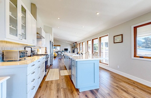 Elk House | Modern beach home with panoramic views & updated interior - great location