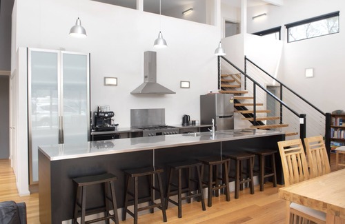 Dodges Ferry House | Modern Beach-House Gem