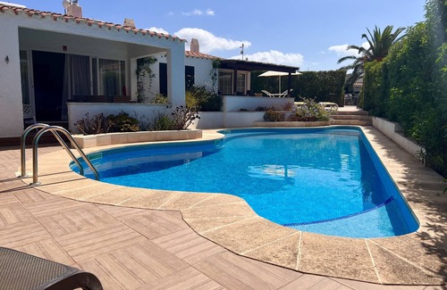 Binibeca Villa | Modern Beach Style Villa, Close To Beach, Restos & Shops, Big Pool, Renovated.