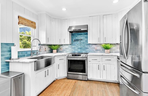 Wrightsville Beach Cottage | Modern Beachy Oasis! Upper Level, Just Steps From the Ocean!