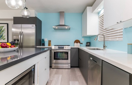 Deerfield Beach Condo | Modern Beach Villa on a Paradise Golf Course