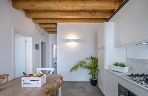 Chioggia Apartment | Modern beachfront apartment with parking