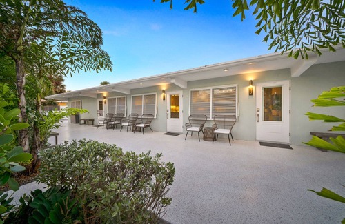 Winslow Reserve Apartment | Modern & Beautiful 1BR with Amazing Beach Access! - Unit F