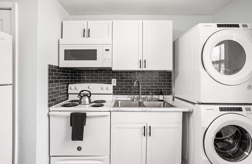 Wayne House | Modern Boho Villas 10 min Airpt.