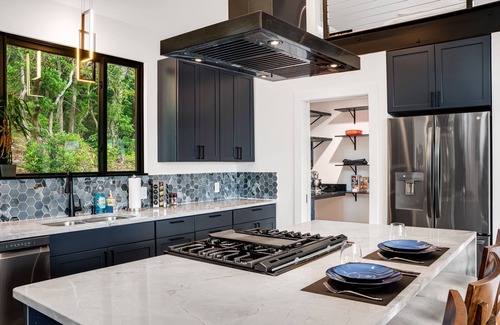 Laurel Park House | Modern Brand-New Mountain chalet. Hot tub and stunning views. Pet friendly!