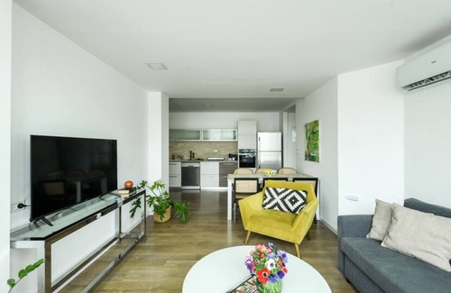 Ashkelon Apartment | Modern & Bright 3BR Apt with View by Sea N' Rent