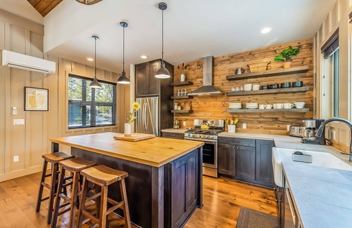 Ronald House | Modern & Budget-Friendly Near River View Trails+3rd Nt Free for Limited Time