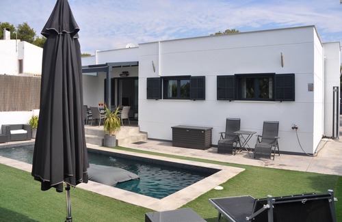Cala Pi House | Modern bungalow with heated pool, 50m from the sea - whirlpool -
