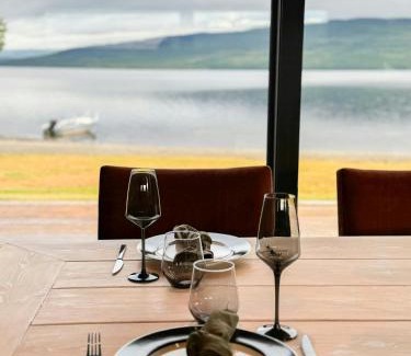 Lierne House | Modern Cabin By The Lake In Kvelia