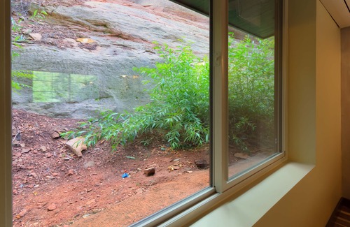 Sedona Cabin | Modern cabin for 4 with views of the red rocks and next to Slide Rock State park