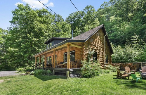 West Stockbridge Cabin | Modern Cabin Near Tanglewood