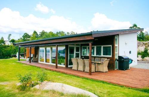 Frogn House | Modern cabin with a panoramic view of the Oslo Fjord