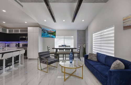 Coral Way Villa | Modern Casa Alegre 2bed/2bath with Pool