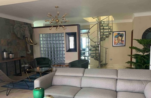 Evaristo Morales Apartment | Modern & Centrical Evaristo Apartment With Tub