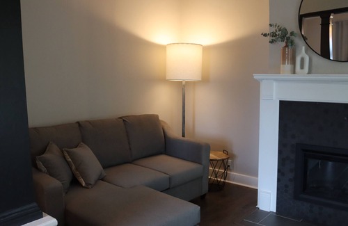 Petrolia House | Modern century home, 3 minutes from Downtown!