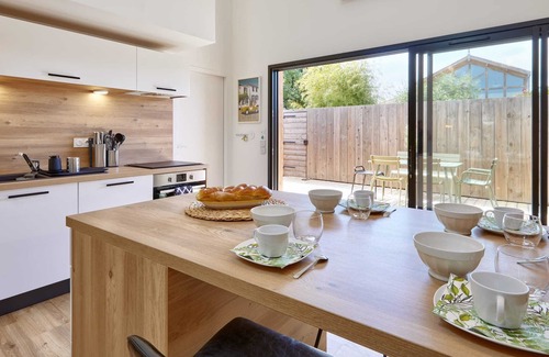 LHoumeau House | Modern chalet between La Rochelle and L'Ile de Ré: 1 to 5 people, 2 bedrooms.