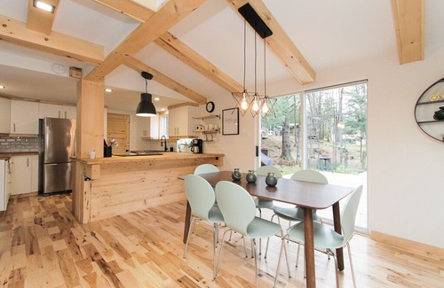 Orford Villa | Modern Chalet + Nature + Family & Pet Friendly + Workspace + WiFi