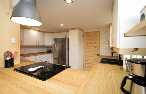Orford Villa | Modern Chalet + Nature + Family & Pet Friendly + Workspace + WiFi