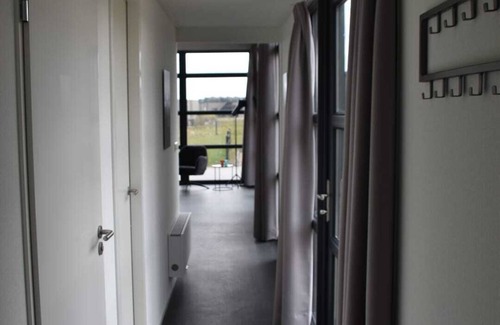 Enkhuizen Ski Chalet | Modern chalet on the Ijsselmeer for families with children and/or dogs