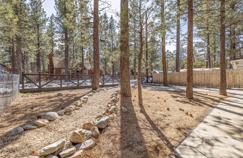 Big Bear Ski Chalet | Modern Chalet W/Spa Centrally-Located In The Heart Of Big Bear! Dogs Welcome!