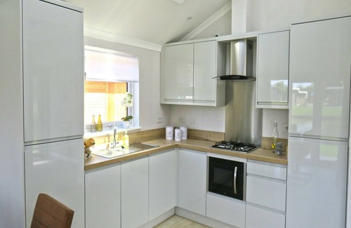 Biddinghuizen Ski Chalet | Modern chalet with dishwasher, 6km from Elburg