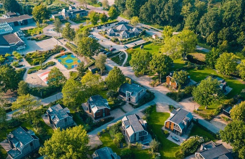 Biddinghuizen Ski Chalet | Modern chalet with dishwasher, 6km from Elburg