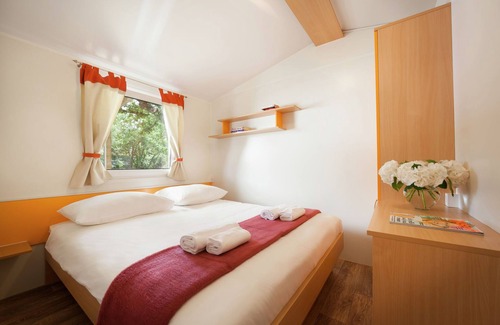 Municipality of Vrsar Ski Chalet | Modern chalet with 2 bathrooms and a veranda