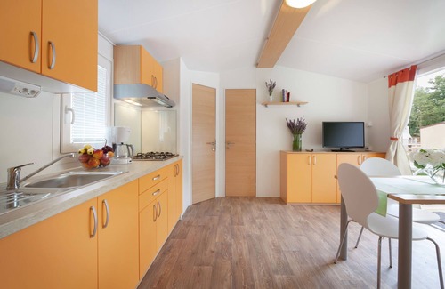Municipality of Vrsar Ski Chalet | Modern chalet with 2 bathrooms and a veranda