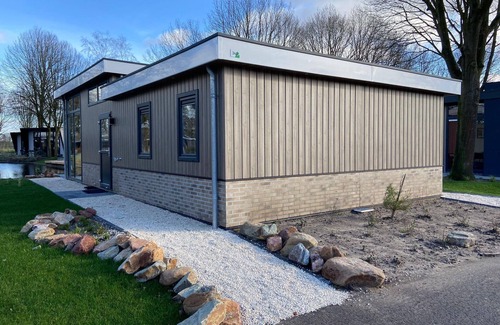Kaatsheuvel Ski Chalet | Modern chalet with dishwasher, near the Efteling