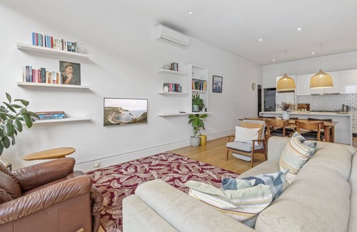 Kensington House | Modern Charm Meets Inner Convenience
