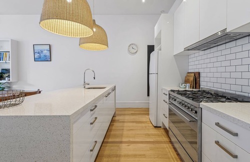 Kensington House | Modern Charm Meets Inner Convenience