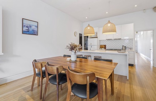 Kensington House | Modern Charm Meets Inner Convenience