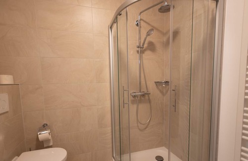 Limpertsberg Apartment | Modern Chic 2BR Apt W Balc close 2 cntr