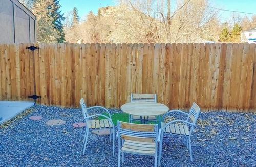 Castle Rock House | Modern Chic Downtown Home-Walk to Everything!