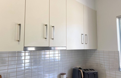 Wagga Wagga Apartment | Modern City Townhouse with all the Comforts