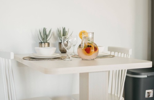 Bubali Apartment | Modern, clean and neat apartment. Walking distance to beach and restaurants.