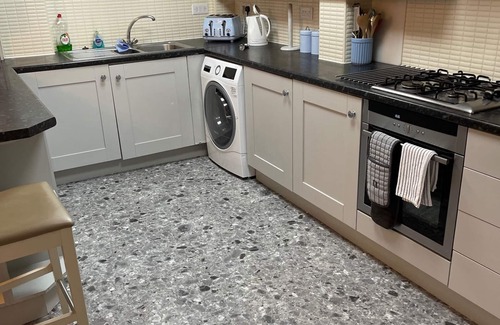 Sheffield Apartment | Modern clean duplex apartment close to city centre and Peak District
