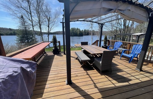 McDougall Cottage | Modern Clean Lakefront Cottage. Just 12 min to Parry Sound