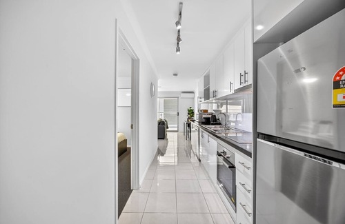 Rockingham Apartment | Modern Coastal Escape in the Heart of Rockingham