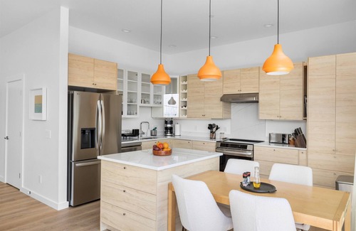 Morro Bay House | Modern Coastal Retreat with Views – Furnished 2BR 2BA - 30+ Day Rental