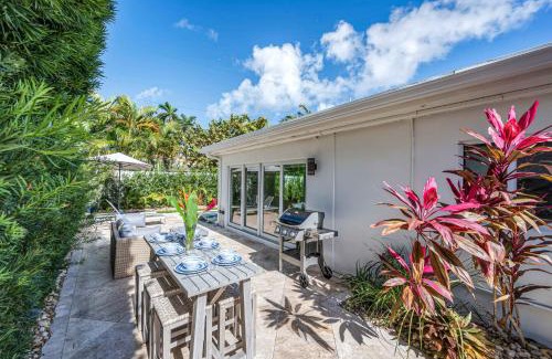 Bel Air House | Modern Coastal Style Beach Proximity Heated Pool Tranquility Ocean Mist Key RESlDENCES