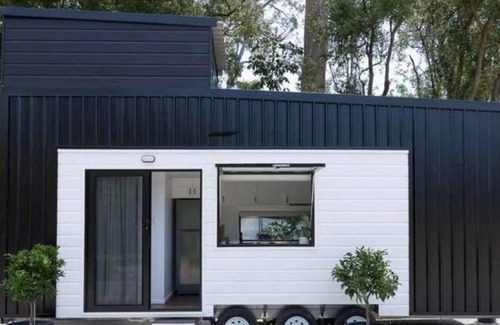 Tallebudgera Valley Cabin | Modern comfy tiny home in prime location neat beaches and waterfalls